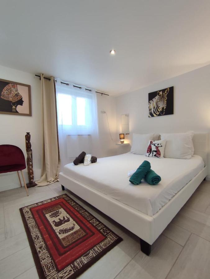 Appartement 100M2, Independant Dans Notre Maison Garennes-sur-Eure Buitenkant foto